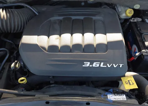 2013 Chrysler Town & Country Touring z USA, uszkodzony, nr VIN 2C4RC1BG4DR583845